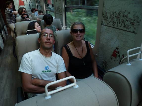 Viagem de trem entre Ollantaytambo e Aguas Calientes, no Peru